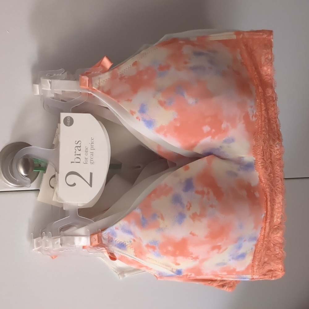 Bras!!! Set of 2.Sizes 2/44DD, 1/42C,1/44D, 1/38D, orange multi and plain white.